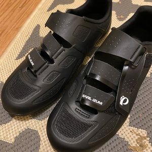 LIKE NEW Pearl Izumi indoor cycle shoes